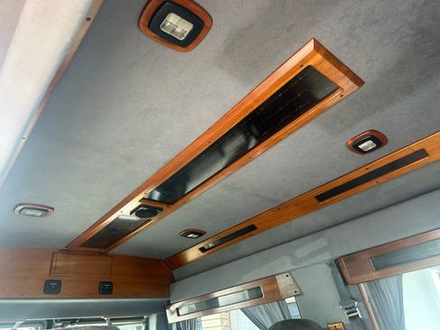 Used 1997 Ford E-150 and Econoline 150 image 23