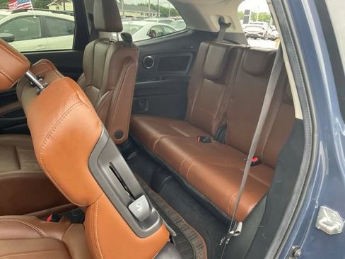 Used 2025 Subaru Ascent Touring AWD/4WD image 19