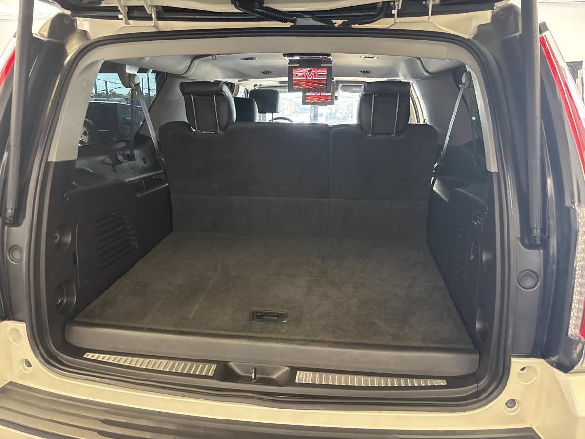 Used 2015 GMC Yukon XL SLT w/ Open Road Package RWD image 28