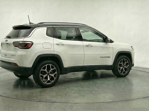 Used 2025 Jeep Compass Limited AWD/4WD image 9