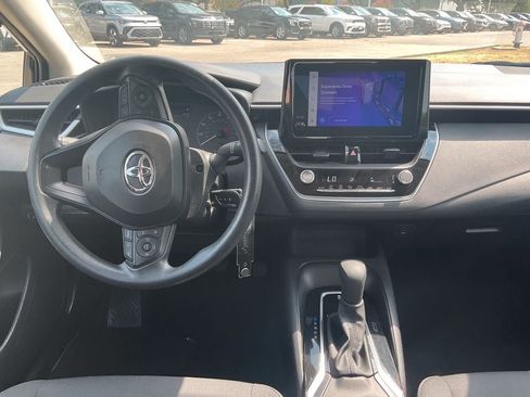 Used 2025 Toyota Corolla LE FWD image 13