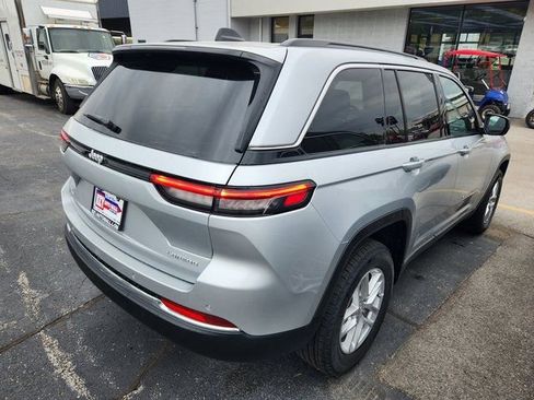 New 2025 Jeep Grand Cherokee Laredo X w/ Luxury Tech Group I AWD/4WD image 3