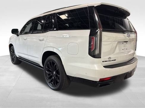 Used 2024 Cadillac Escalade Sport Platinum w/ LPO, ONYX Package image 8