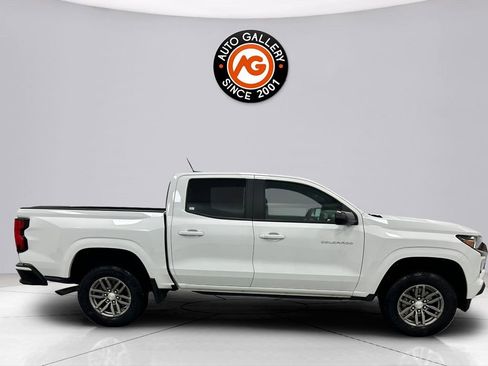 Used 2023 Chevrolet Colorado LT w/ LT Convenience Package image 8