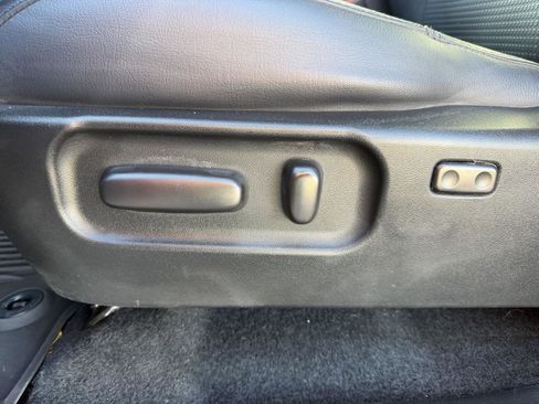 Used 2020 Toyota Tacoma TRD Off-Road image 19