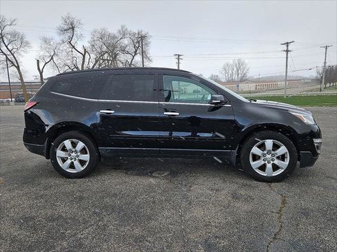 Used 2017 Chevrolet Traverse LT w/ Style and Technology Package FWD image 26
