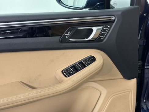 Certified 2023 Porsche Macan AWD/4WD image 13