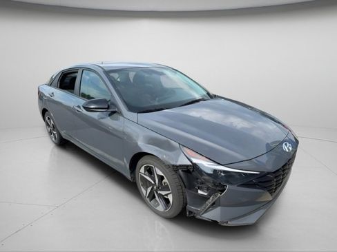 Used 2023 Hyundai Elantra SEL w/ Convenience Package FWD image 17