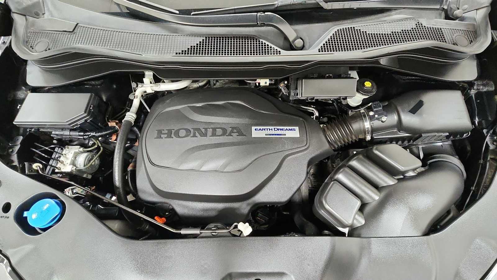 Used 2018 Honda Pilot Touring image 32