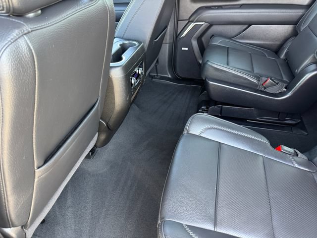 Used 2025 GMC Yukon XL Denali AWD/4WD image 17