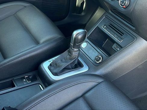 Used 2016 Volkswagen Tiguan S image 15