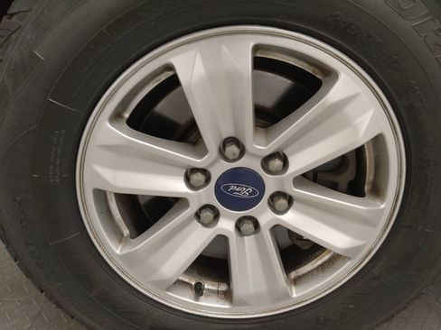 Used 2015 Ford F150 XLT image 31