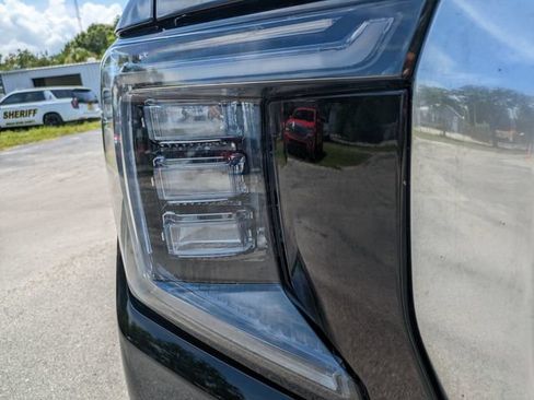 Used 2023 GMC Yukon Denali RWD image 10