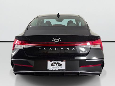 Used 2026 Hyundai Elantra Limited FWD image 4