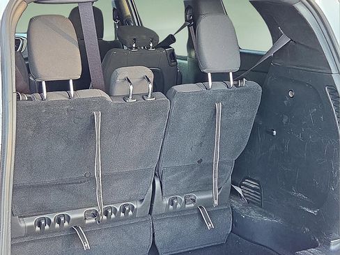 Used 2022 Chrysler Pacifica Touring image 8