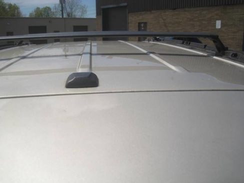 Used 2014 Chrysler Town & Country Touring FWD image 10