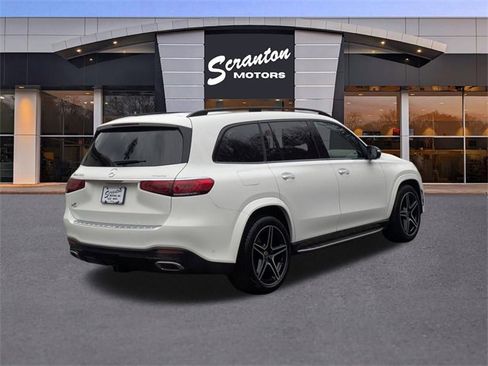 Used 2023 Mercedes-Benz GLS 580 4MATIC image 5