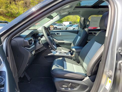 New 2024 Ford Explorer XLT w/ Equipment Group 202A image 6
