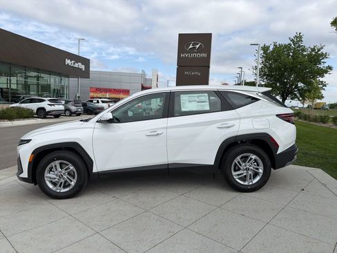 New 2026 Hyundai Tucson SE FWD image 2