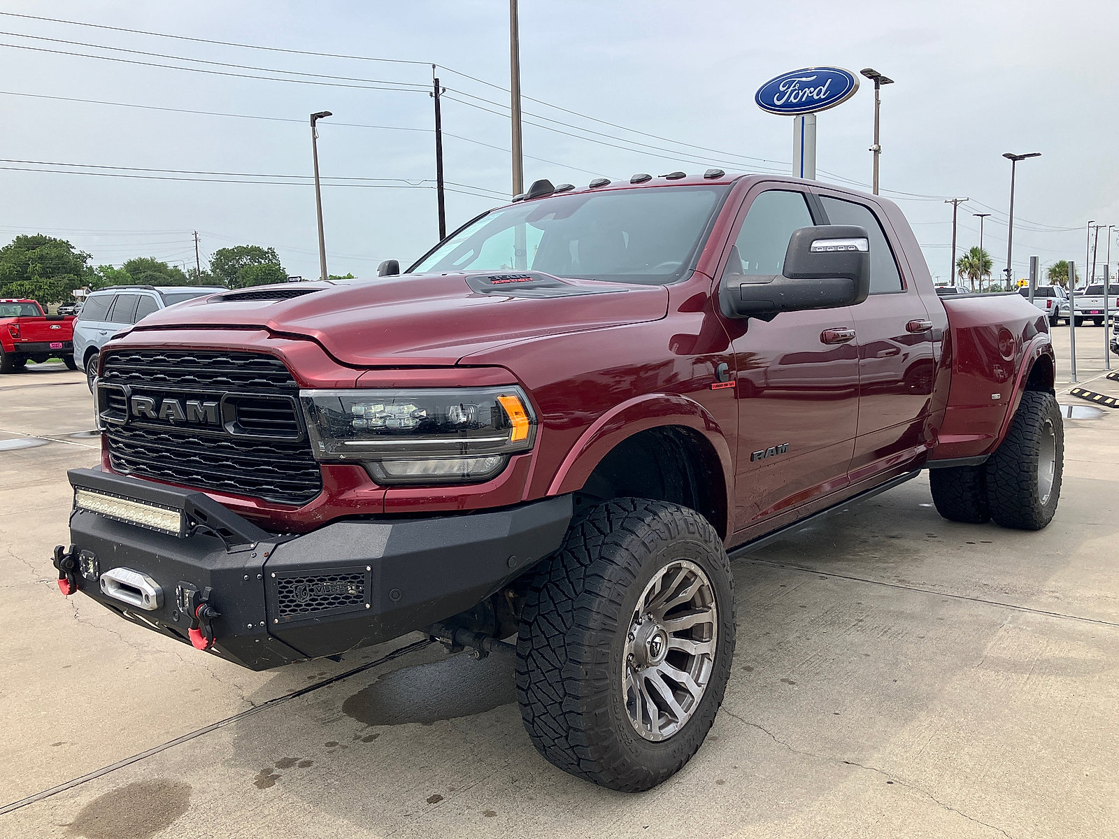 Used 2024 RAM 3500 Limited AWD/4WD image 3