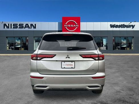 Used 2024 Mitsubishi Outlander AWD image 5