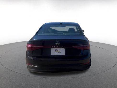 Used 2025 Volkswagen Jetta SE image 11