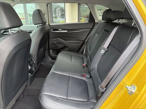 Certified 2023 Kia Seltos SX w/ SX Sunroof Package image 18