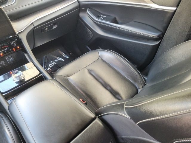 Used 2023 Jeep Grand Cherokee Limited RWD image 15