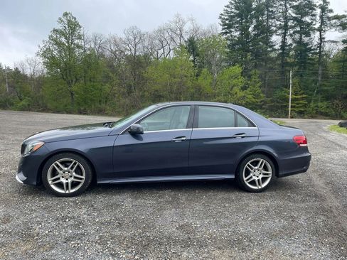 Used 2015 Mercedes-Benz E 400 4MATIC Sedan image 3
