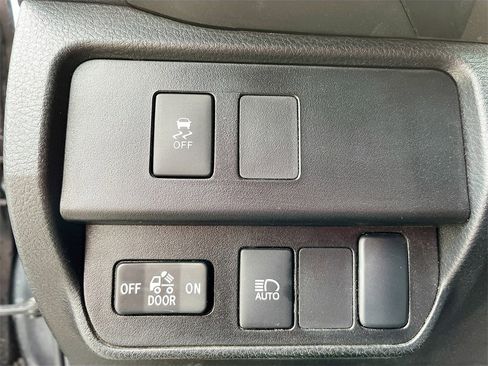 Used 2022 Toyota Tacoma SR image 10