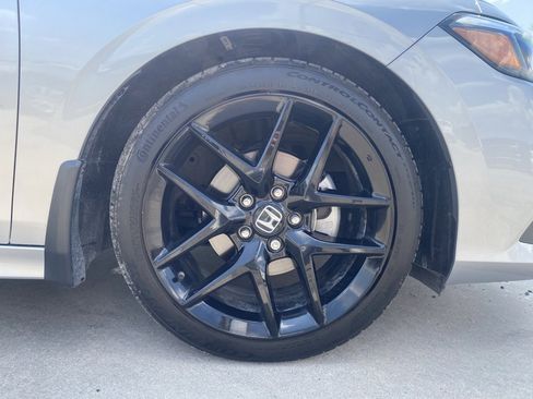 Used 2023 Honda Civic Sport image 9