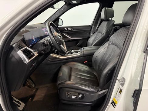 Used 2024 BMW X7 xDrive40i w/ M Sport Package AWD/4WD image 9