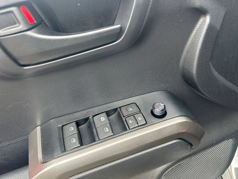 Used 2022 Toyota Tacoma SR5 AWD/4WD image 24