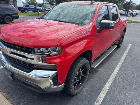Used 2019 Chevrolet Silverado 1500 LT w/ All-Star Edition AWD/4WD image 2