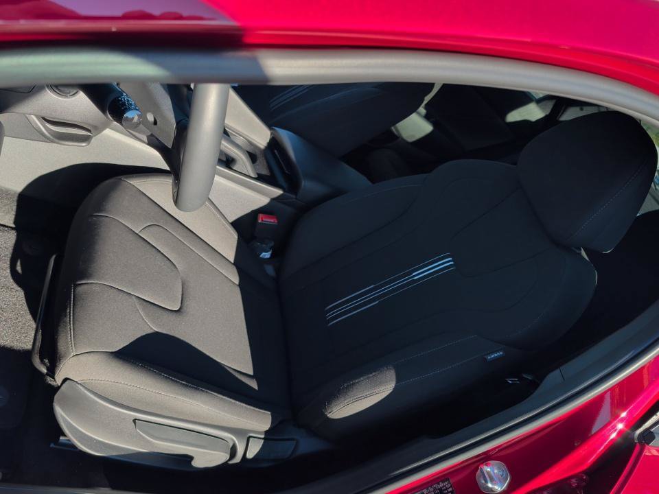 Certified 2025 Hyundai Elantra Sport FWD image 30