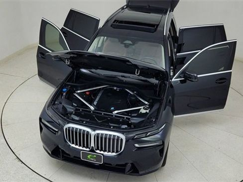 Used 2025 BMW X7 xDrive40i w/ Parking Assistance Package image 85