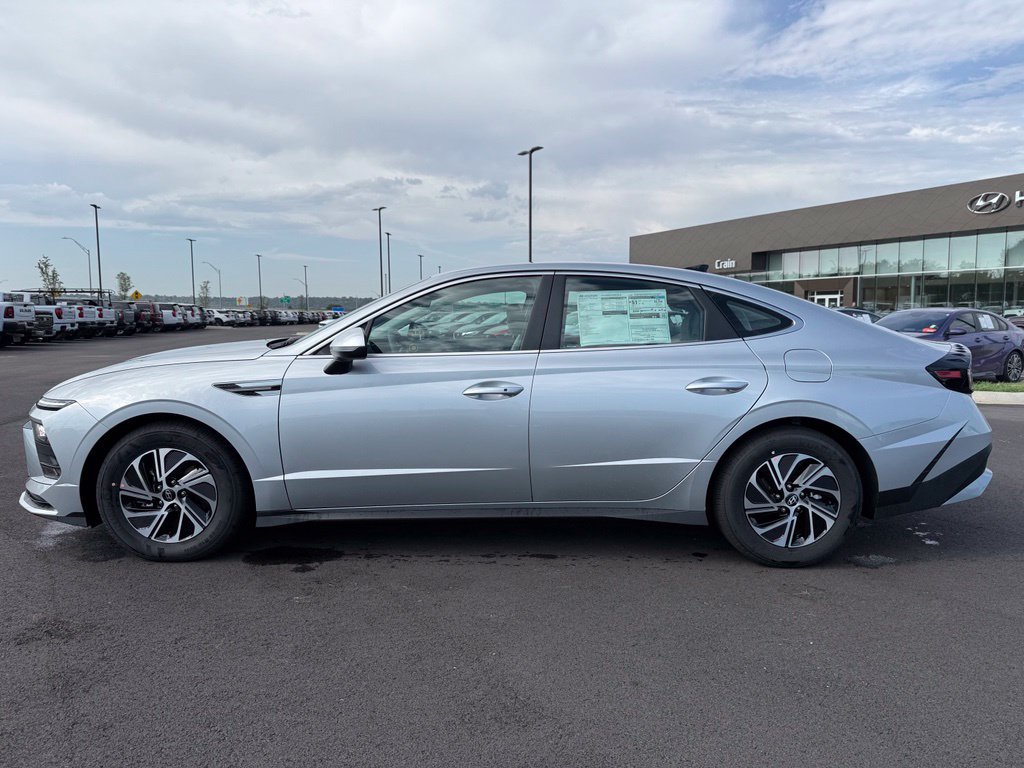 New 2026 Hyundai Sonata Blue FWD image 8