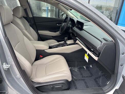 Used 2025 Honda Accord EX-L image 17