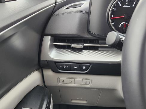 Used 2024 Kia Carnival LX image 15