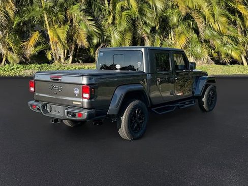 Used 2023 Jeep Gladiator Sport S image 5
