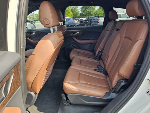Used 2025 Audi Q7 3.0T Premium Plus AWD/4WD image 29