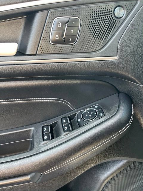 Used 2023 Ford Edge Titanium AWD/4WD image 15