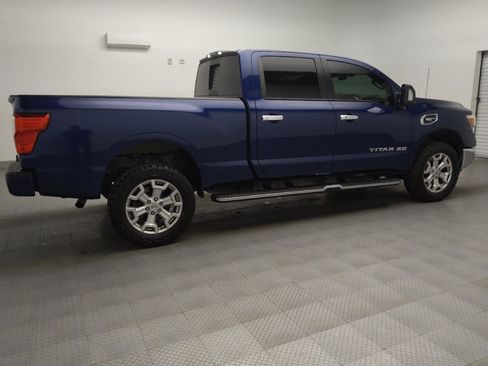 Used 2017 Nissan Titan SV image 10