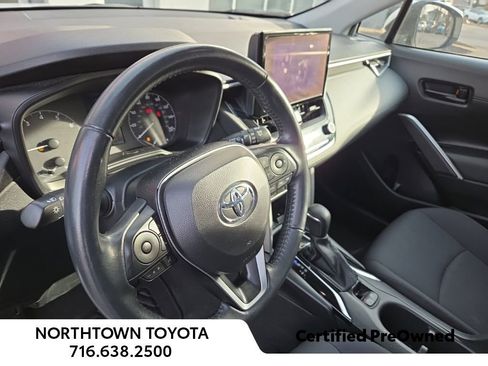 Used 2024 Toyota Corolla Cross LE image 17