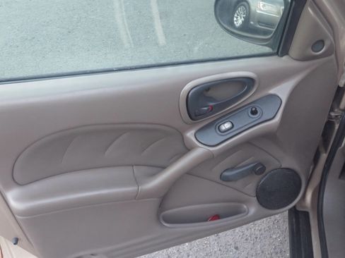 Used 2003 Pontiac Grand Am SE image 19