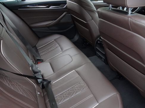 Used 2023 BMW 530e w/ Premium Package RWD image 35