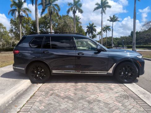 Used 2022 BMW X7 xDrive40i w/ Premium Package image 16