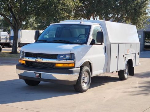 New 2025 Chevrolet Express 3500 w/ Power Convenience Package RWD image 10