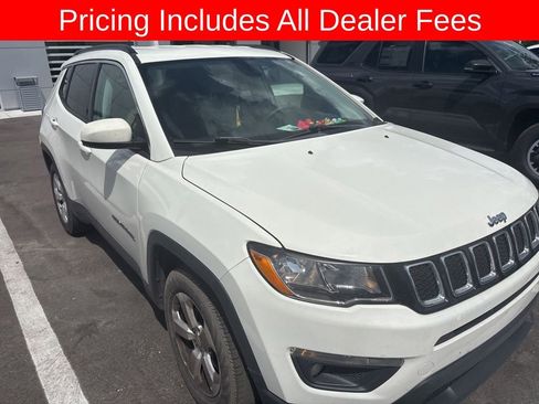 Used 2018 Jeep Compass Latitude w/ Popular Equipment Group FWD image 3