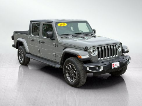 Used 2021 Jeep Gladiator Overland AWD/4WD image 3